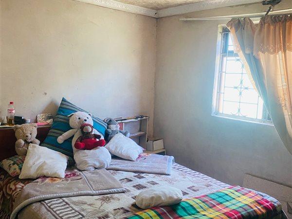 3 Bedroom Property for Sale in Sabata Dalindyebo Square Western Cape